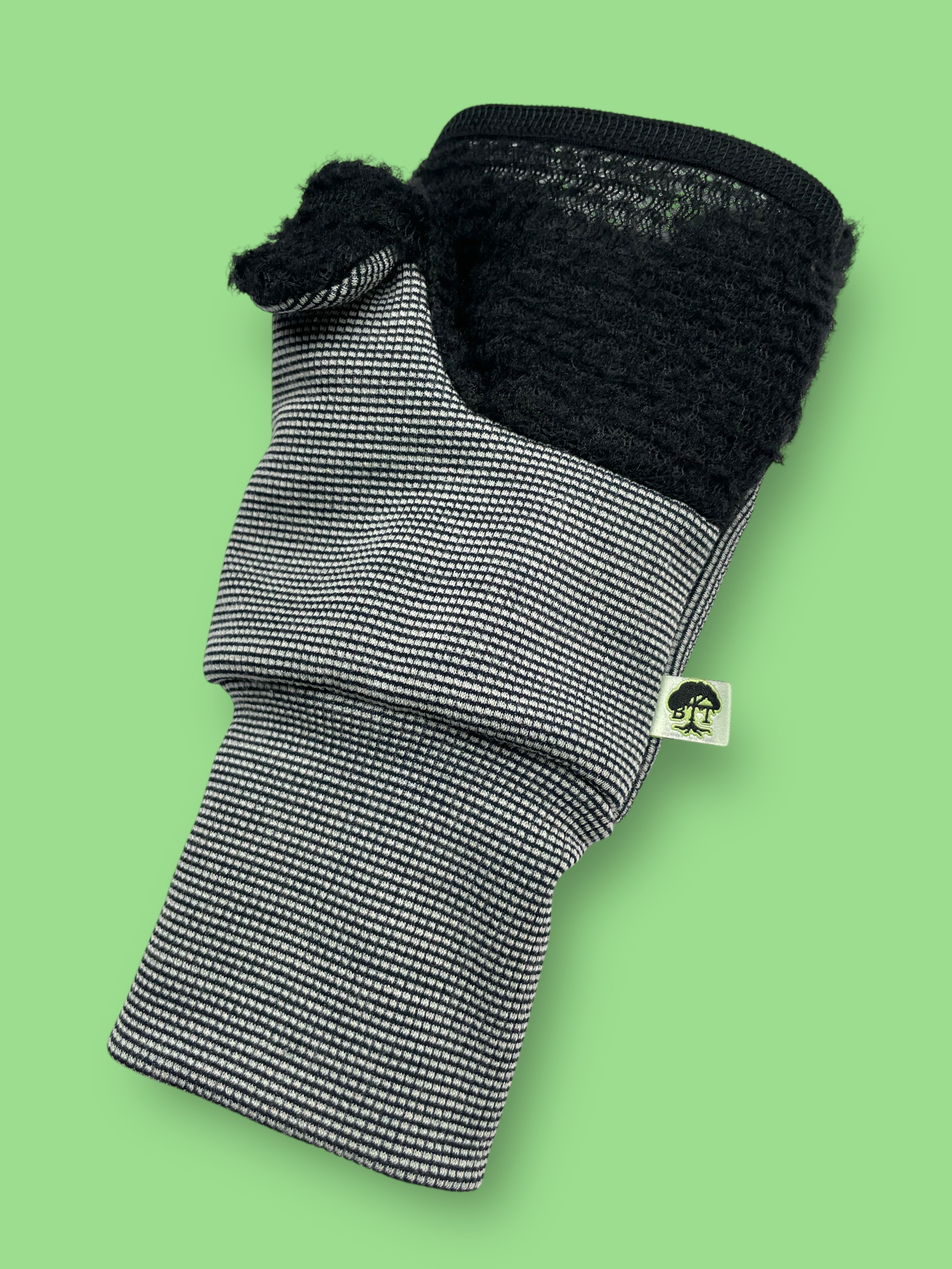 SwitchBack Trail Mitts™ | UL Edition | Black Ash – Beyond